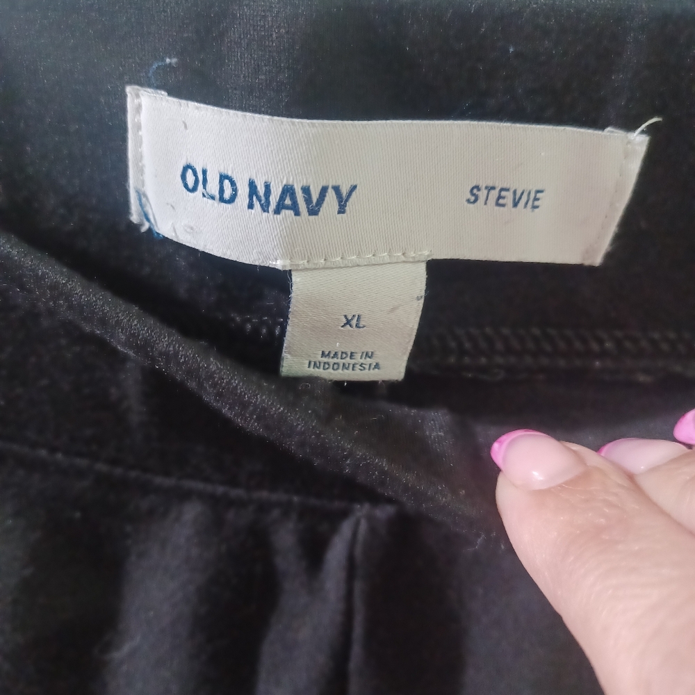 Old Navy Women's Black Skinny Pants - Picture 2 of 5